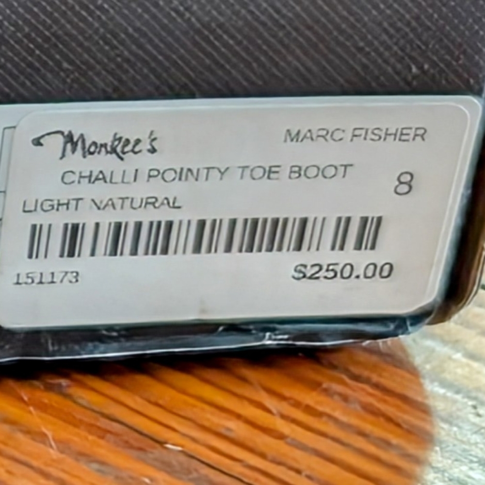 Boots - Picture 3 of 7